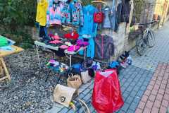 garage-sale_07