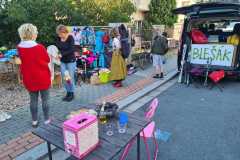 garage-sale_08